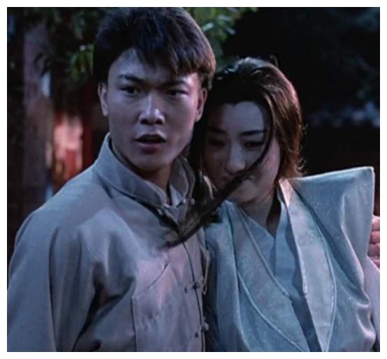 最美鬼后王小凤让秋生神魂颠倒让老公倾尽8亿家产