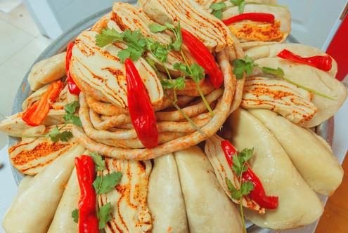 面肺子最早起源于新疆伊犁,虽然只有三四十年的历史