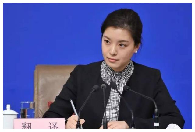 结语不论是当下受人欢迎的王冰冰,还是外交部的"四大女神",她们不仅