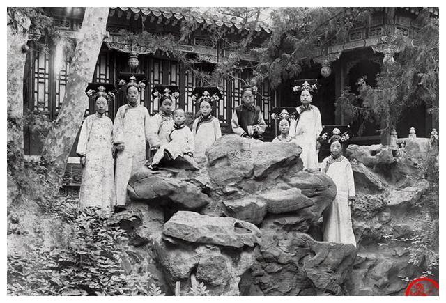 1913年老照片:隆裕太后追悼会现场,5万人致哀