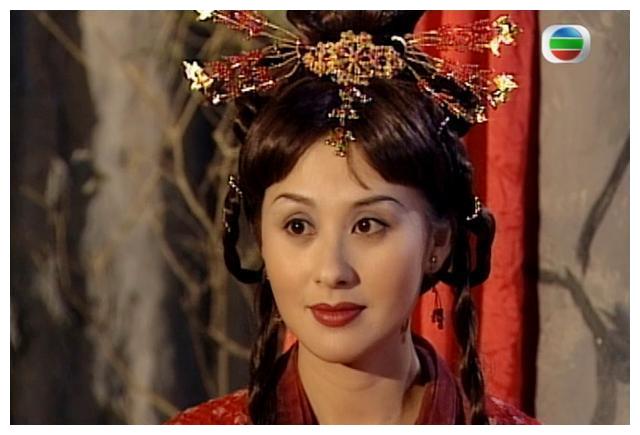 9版"紫衫龙王"黛绮丝颜值对比,谁不愧武林第一美,谁在充数?__财经头条