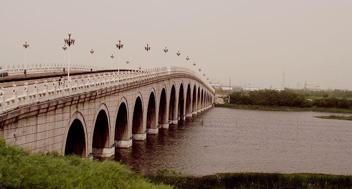 别样的芜湖凤鸣湖大桥
