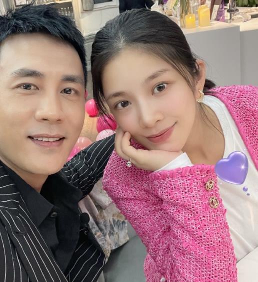 王灿晒老公角度美照真让人感觉心都要酥了