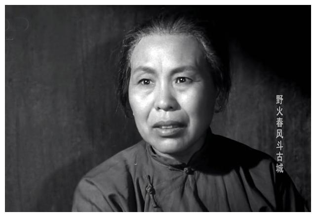 "演人民的戏,做人民的好演员"在火线剧社,陈立中一干就是12年,这期间