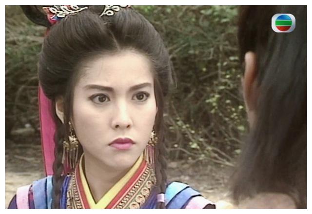 9版"紫衫龙王"黛绮丝颜值对比,谁不愧武林第一美,谁在充数?__财经头条