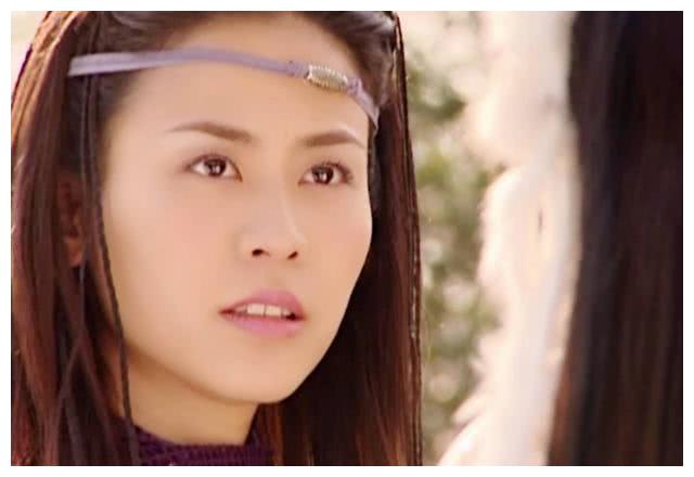 第三位是《倩女幽魂》里的燕红叶,萱萱本不是我认为的美女,可对她的