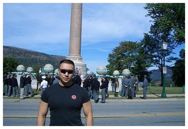 作为中国的第一保镖,他亲口证实一个人可打30多人,20年从未失手.