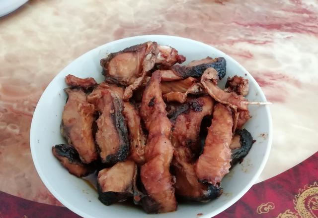 晒晒我家的午餐，8个人4道菜，发朋友圈被吐槽：难怪你家都是瘦子休闲区蓝鸢梦想 - Www.slyday.coM