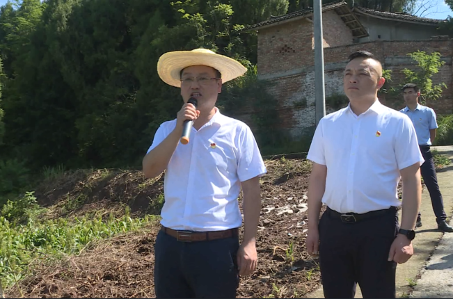 破茧成蝶后怎样绽放？南充嘉陵的龙蟠这个动作背后包裹着啥名堂…休闲区蓝鸢梦想 - Www.slyday.coM