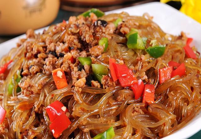 每日美食分享肉末炒粉丝的做法