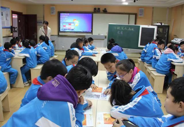 学校教育出了什么问题,让学生家长去找校外培训老师补课|补课|老师|培训_新浪新闻