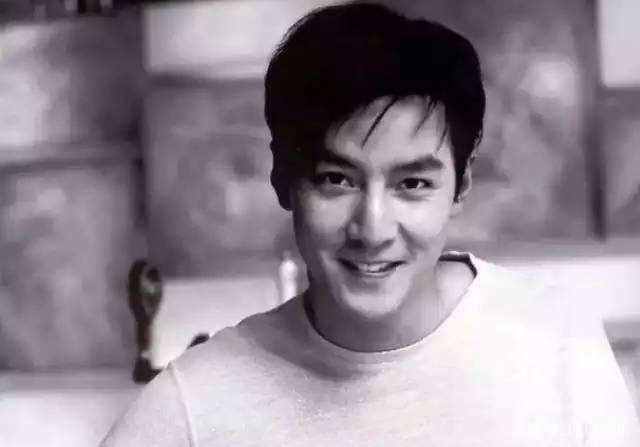 见义勇为的吴彦祖！曾救被骚扰女生遭醉汉砸破头，正义感爆棚休闲区蓝鸢梦想 - Www.slyday.coM