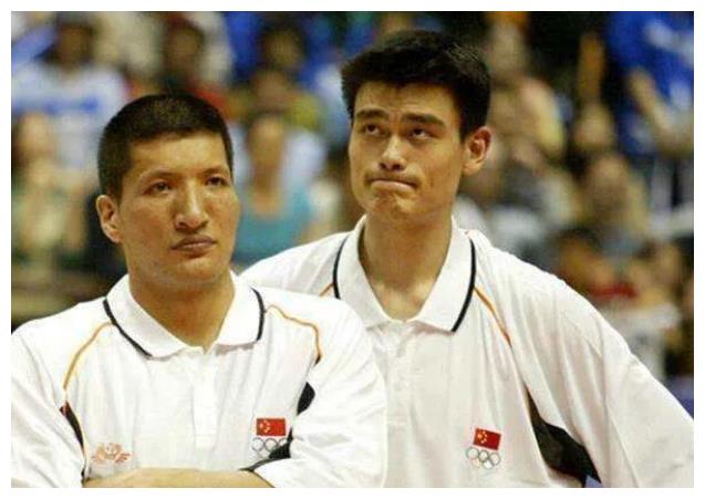 中国男篮历史五大中锋:周琦易建联上榜,榜首当之无愧