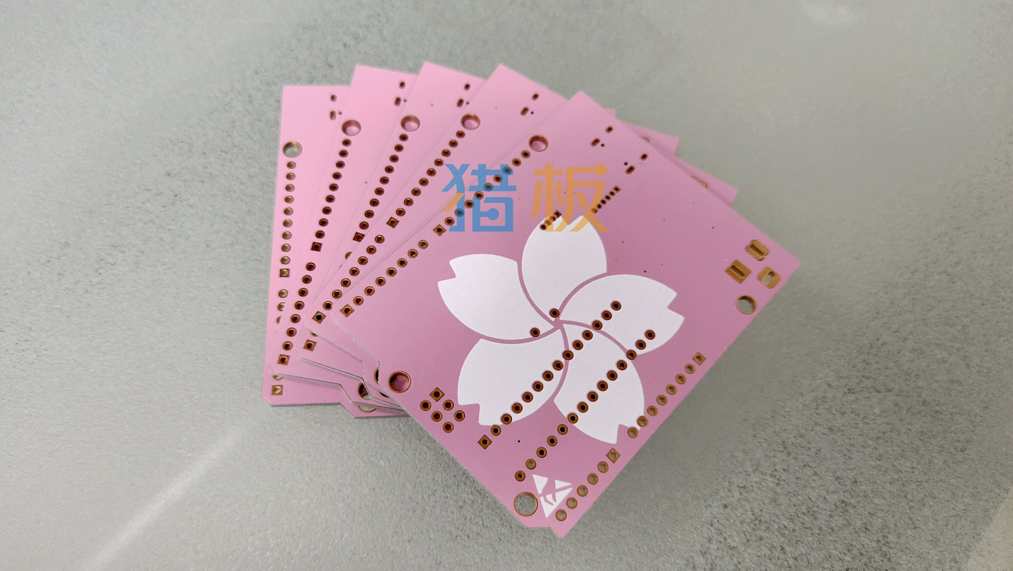 PCB、PCBA、SMT有哪些区别与联系？-pcb和pcba有什么区别