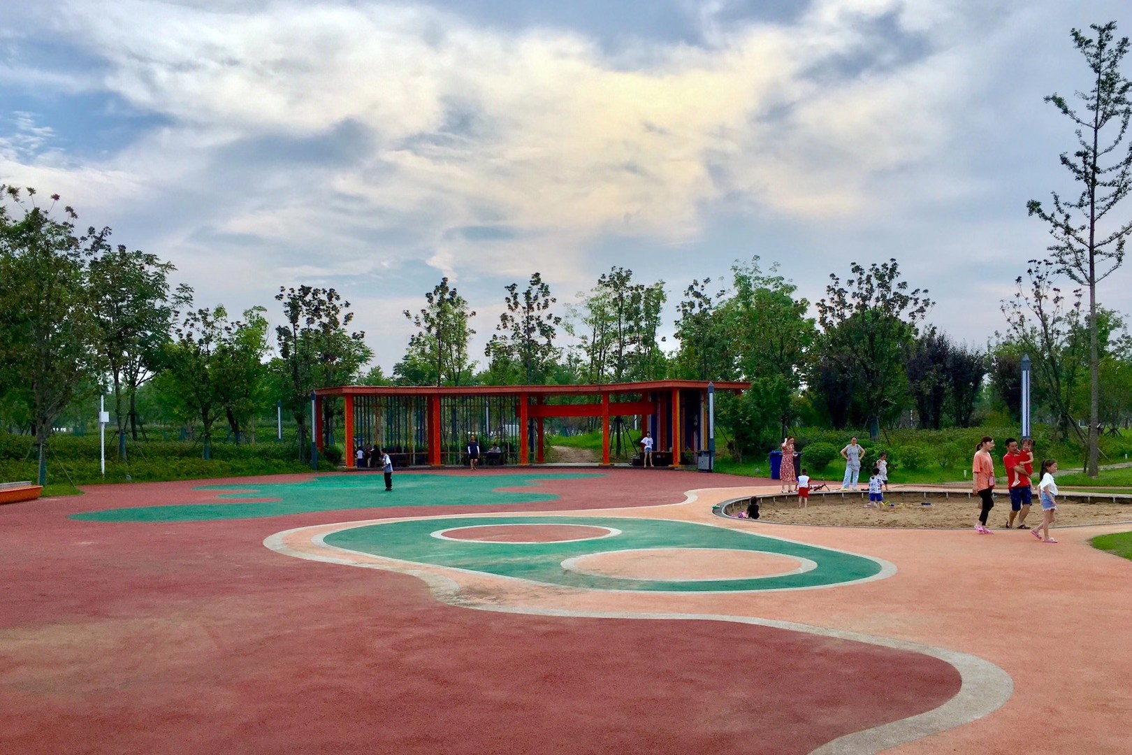江夏中央大公园的儿童乐园(武汉江夏区)