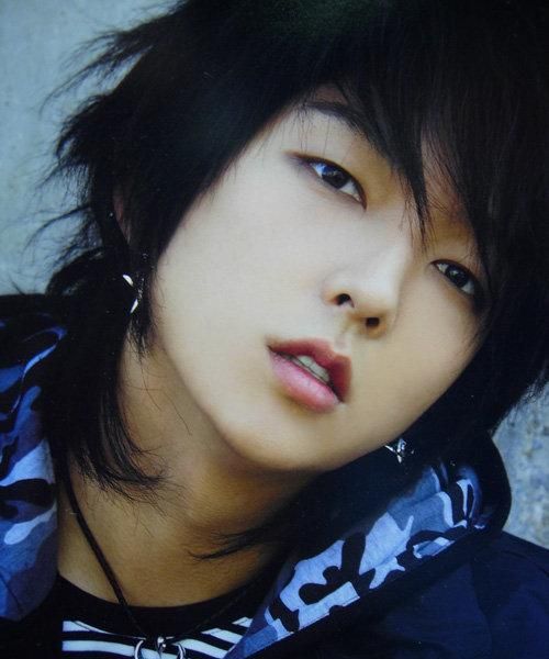 李准基最新杂志写真,《gq》韩国版7月刊,帅气十足