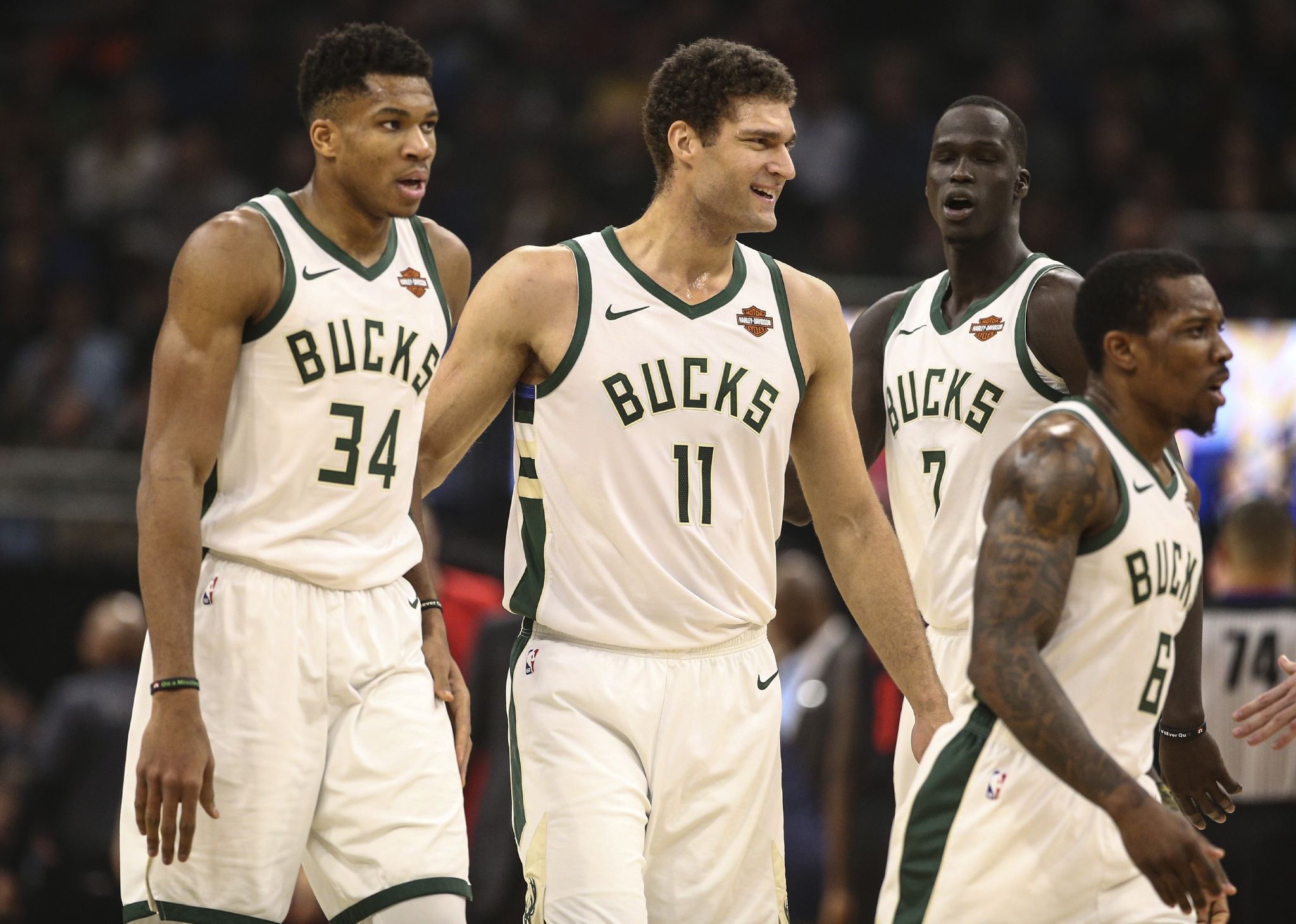 开拓者全队无一人得分破20分,雄鹿队三巨头未发力就赢了|雄鹿|开拓者