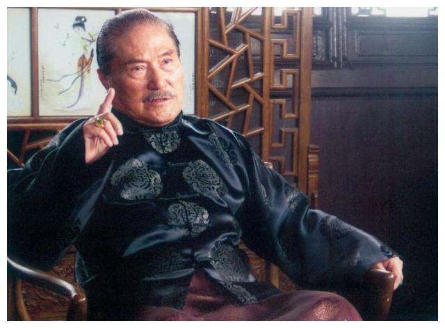 他是奸诈小人"索额图",人称"坏蛋专业户",张国立徐峥都爱他