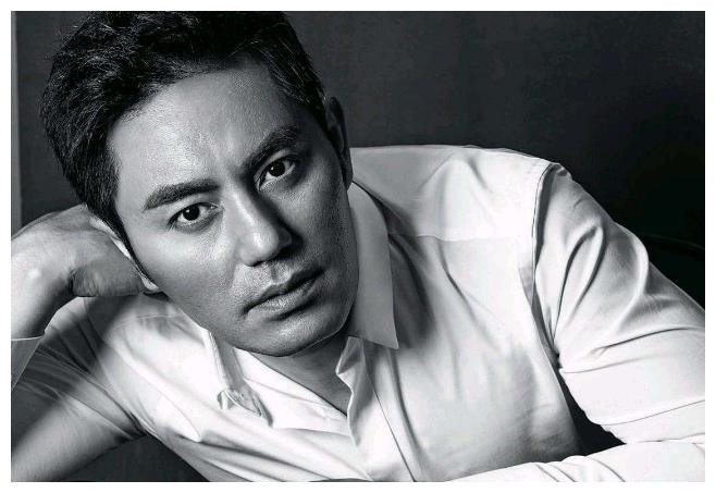 有种整容叫蒙丹方脸变成标准瓜子脸如今43岁帅成33岁