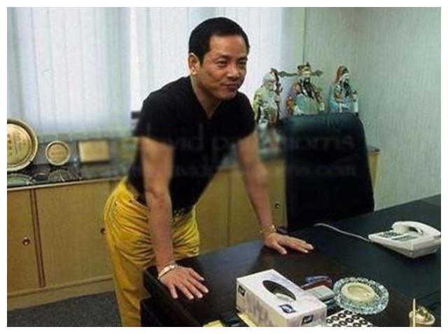 崩牙驹想来送别何鸿燊,梁安琪本来已经答应了,何超琼却一口拒绝