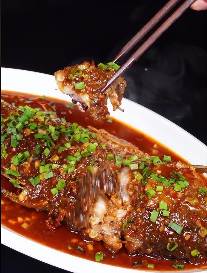 孩子们爱吃的豆瓣鱼味道鲜美一招解决鱼腥和掉鱼皮的尴尬