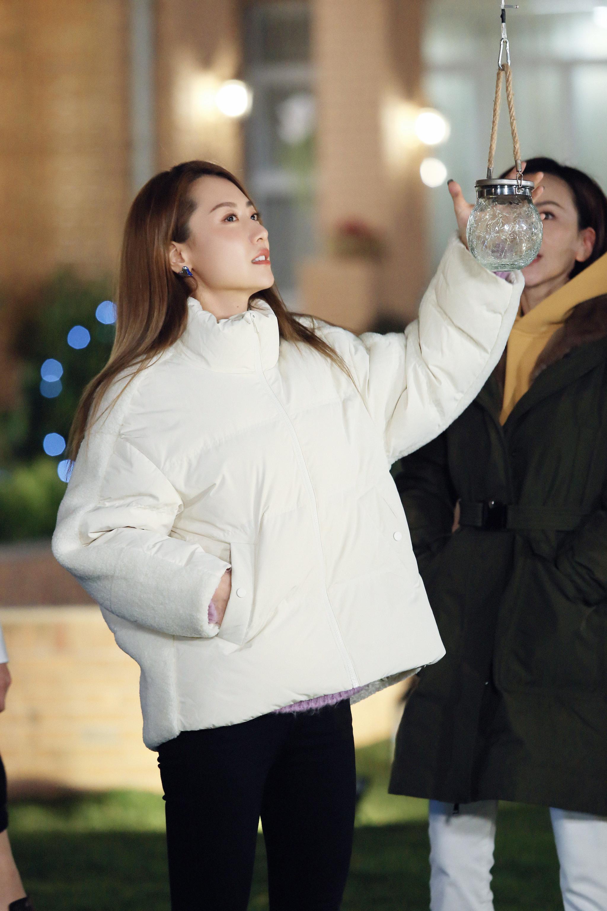 白冰入住《怦然再心动》征爱驿站,开启心动之旅