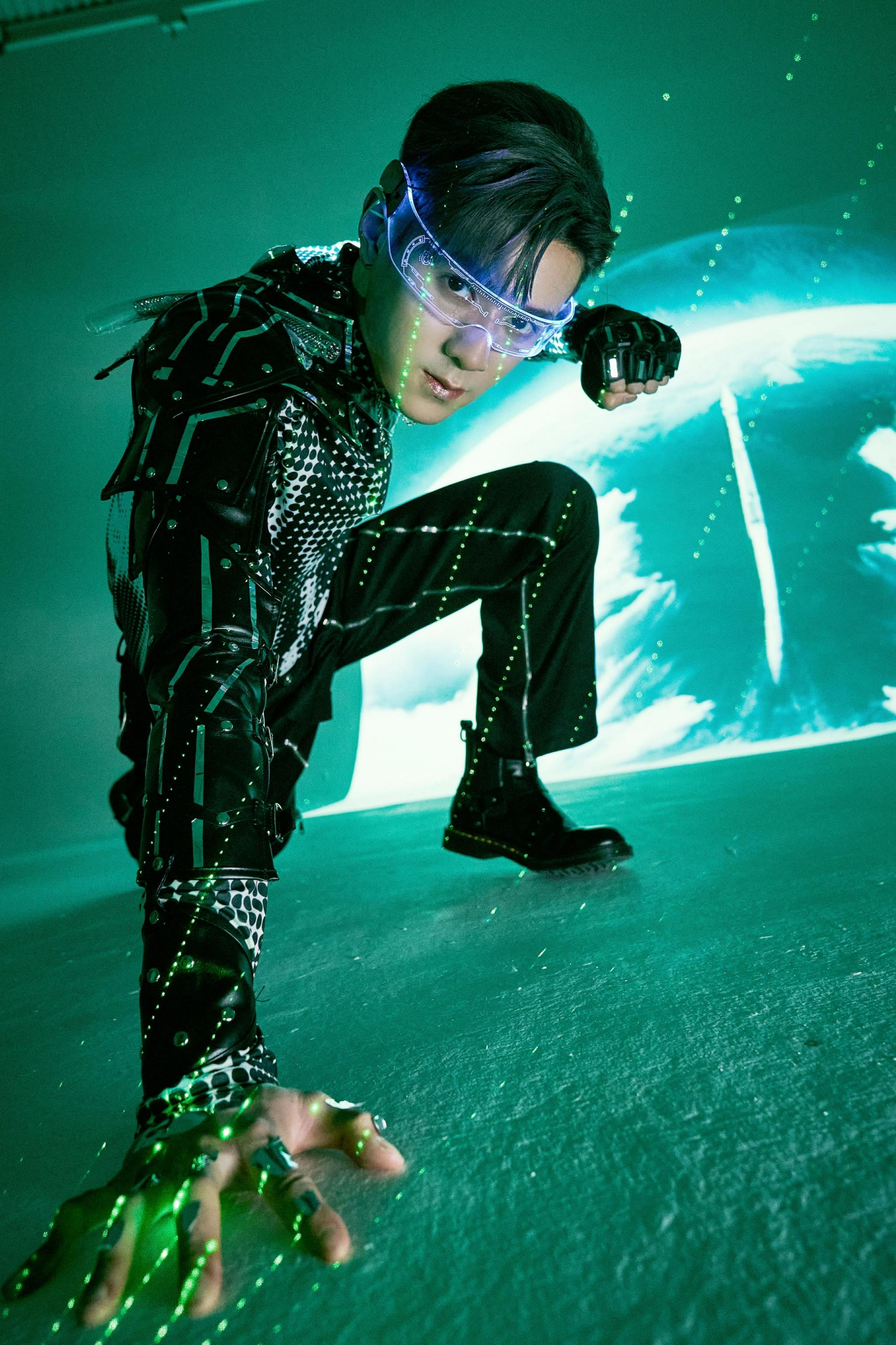 易柏辰生日单曲小人物回顾出道生涯呐喊梦想宣言