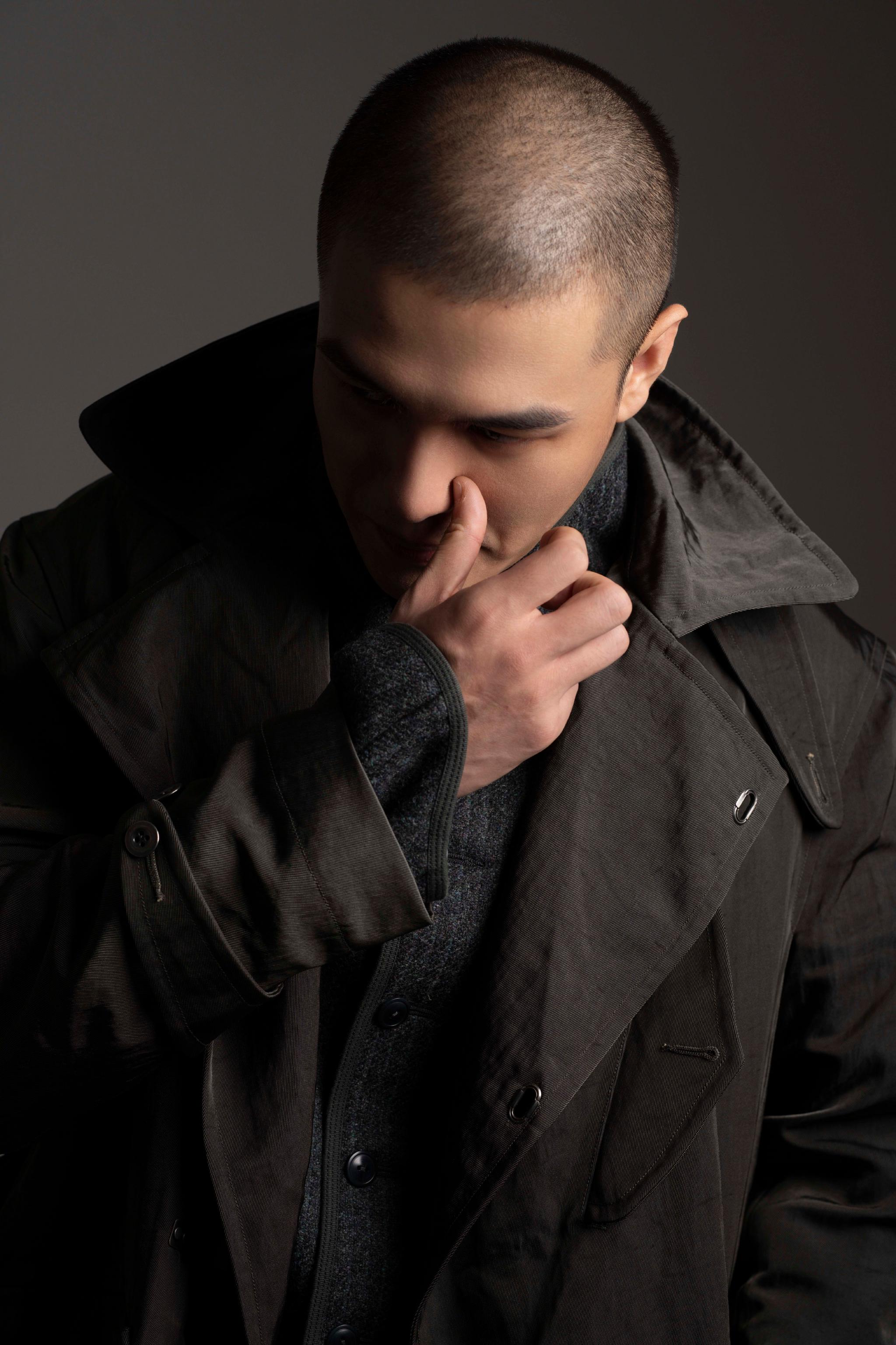 李俊墨最新写真大片 绅士儒雅率性不羁|李俊墨|写真大片|搭档_新浪