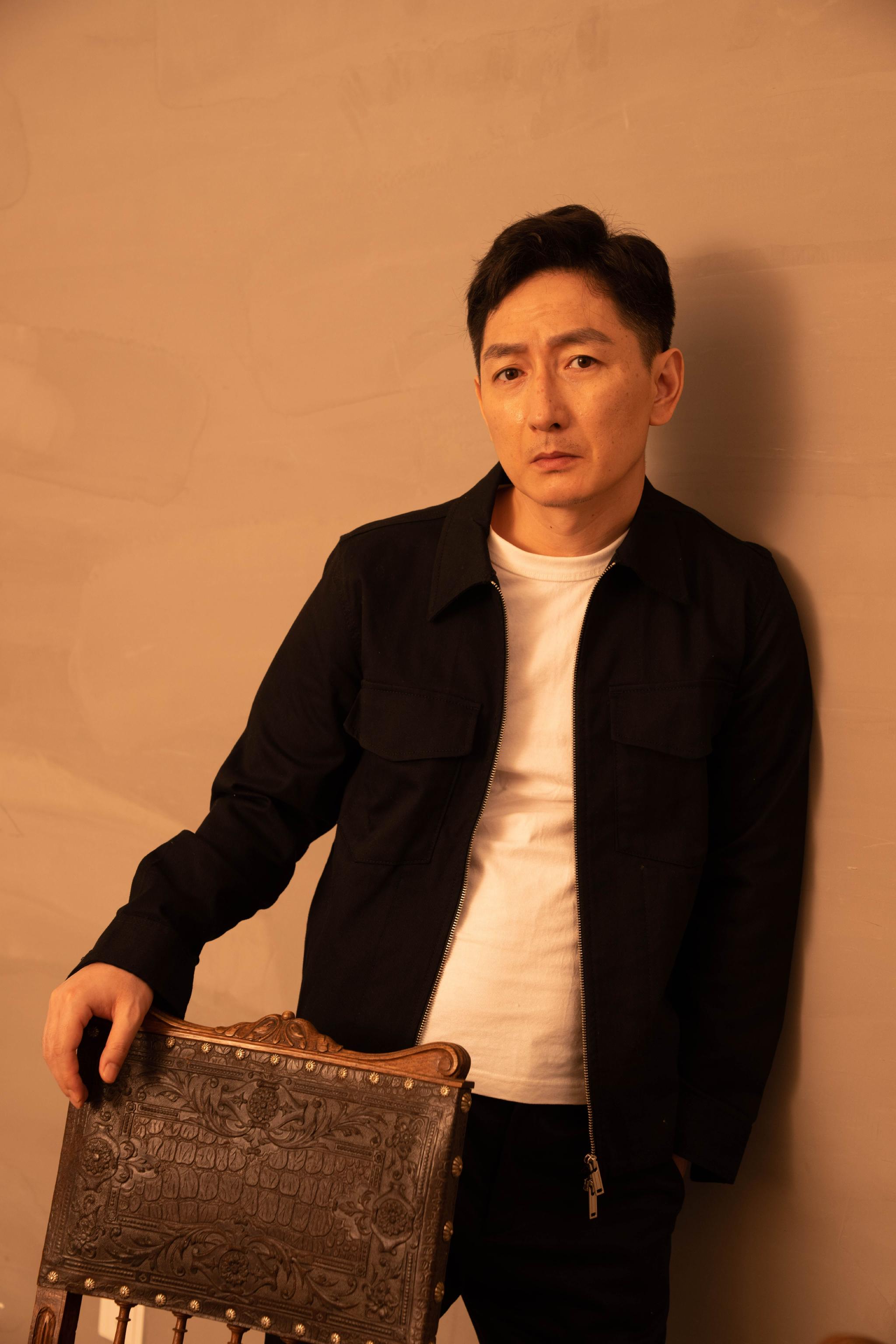 蒋中炜秋日写真发布 成熟温雅绅士格调|蒋中炜|绅士|格调_新浪新闻