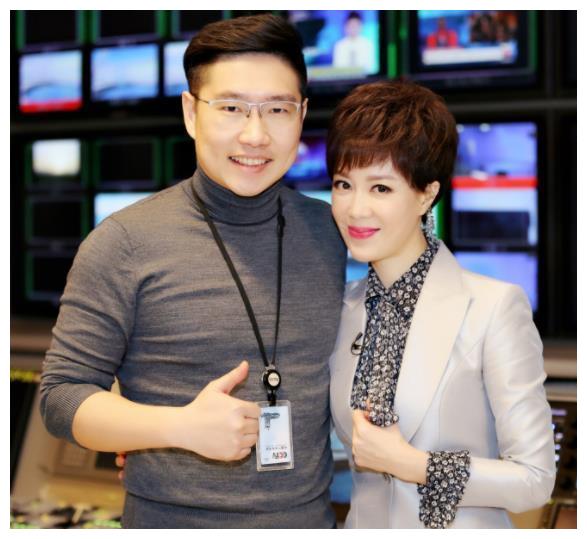 46岁央视主持李文静,戴假发10多年,与老公一直坚持成为丁克一族