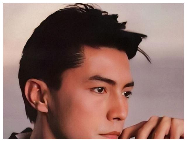 年轻时被误认为是外国人的亚洲第一美男尊龙有多帅