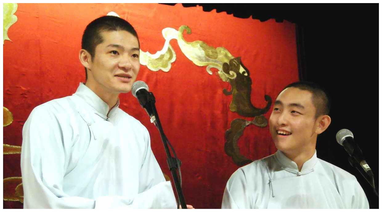 谢金晒儿子画面温馨,刚出生就是德云社长辈,网友:老郭有弟弟了