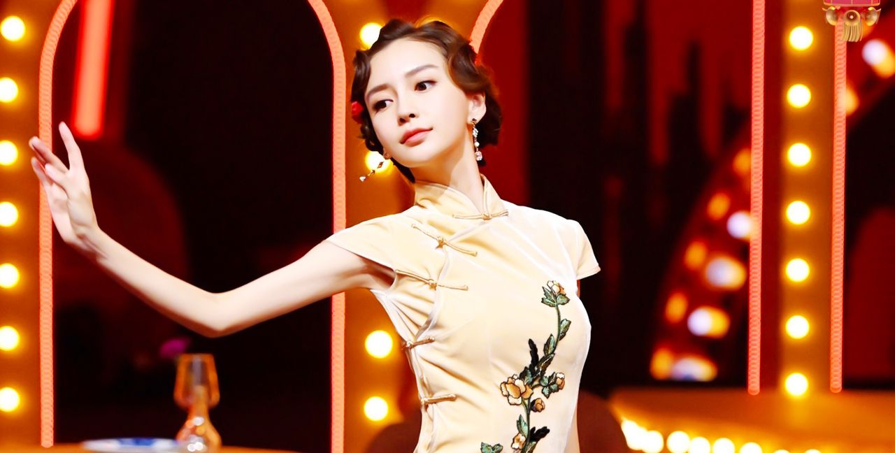 angelababy释出一组旗袍造型风尚美图,散发古典优雅高贵气质