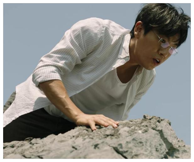 秦昊爬山的梗引热议老人不敢跟女婿爬山六峰山安全被质疑