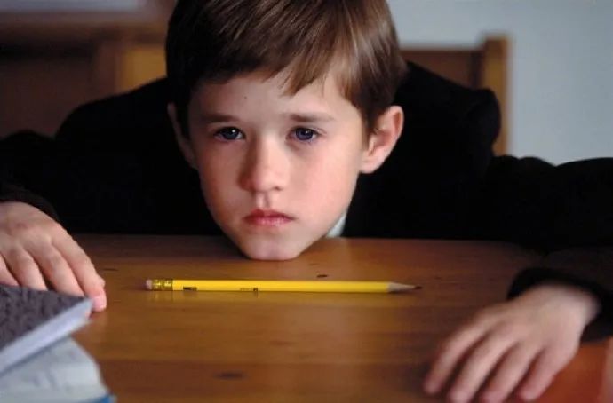 著名童星奥斯蒙被捕，曾出演《阿甘正传》《第六感》