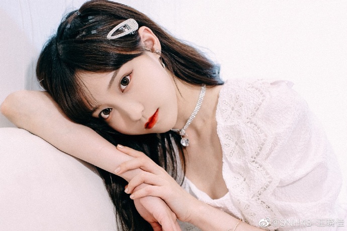 可爱美少女snh48-王晓佳迷人写真美照欣赏