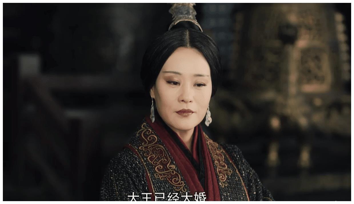 而秦国历史上出过不少专政的太后和皇后,从秦宣太后到华阳夫人,都给了