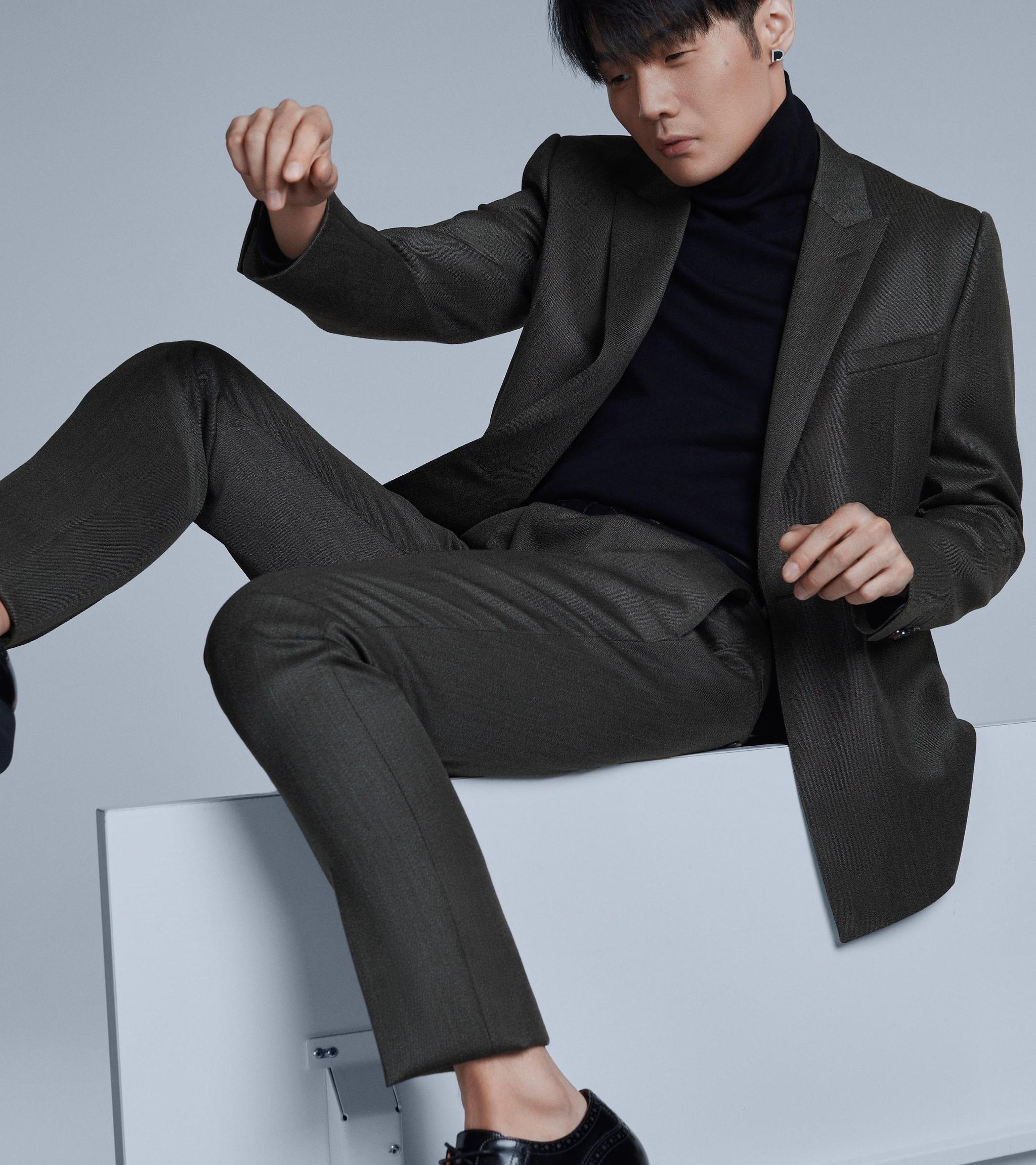 秋天的仪式感,从李荣浩这件vicutu西装开始_高清图集_新浪网