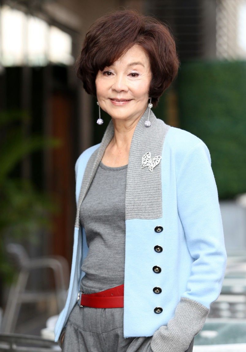 归亚蕾,清雅慈眉,从容淡定,让人感叹女人老了也是可以这样美!