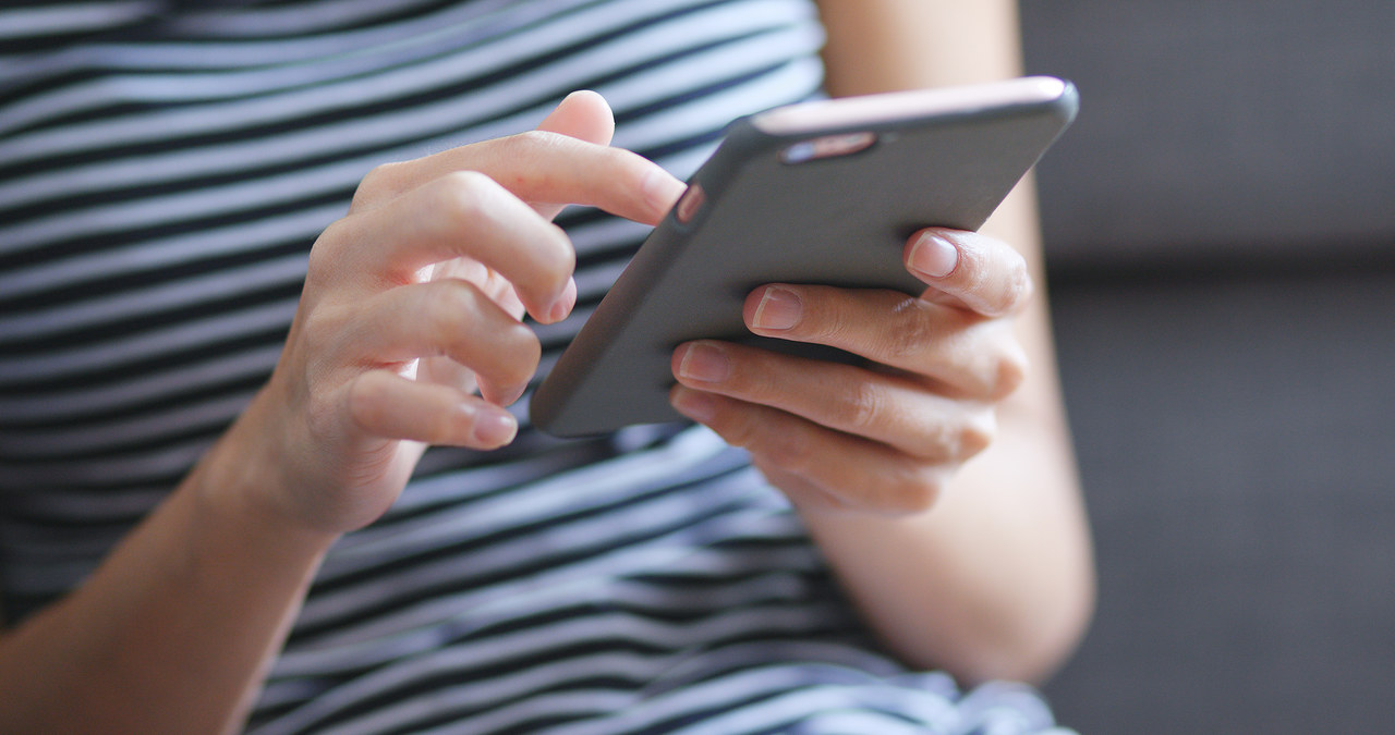 长期低头玩手机的人,最后都怎么样了?你可能承受3个问题休闲区蓝鸢梦想 - Www.slyday.coM 长期低头玩手机的人,最后都怎么样了?你可能承受3个问题休闲区蓝鸢梦想 - Www.slyday.coM