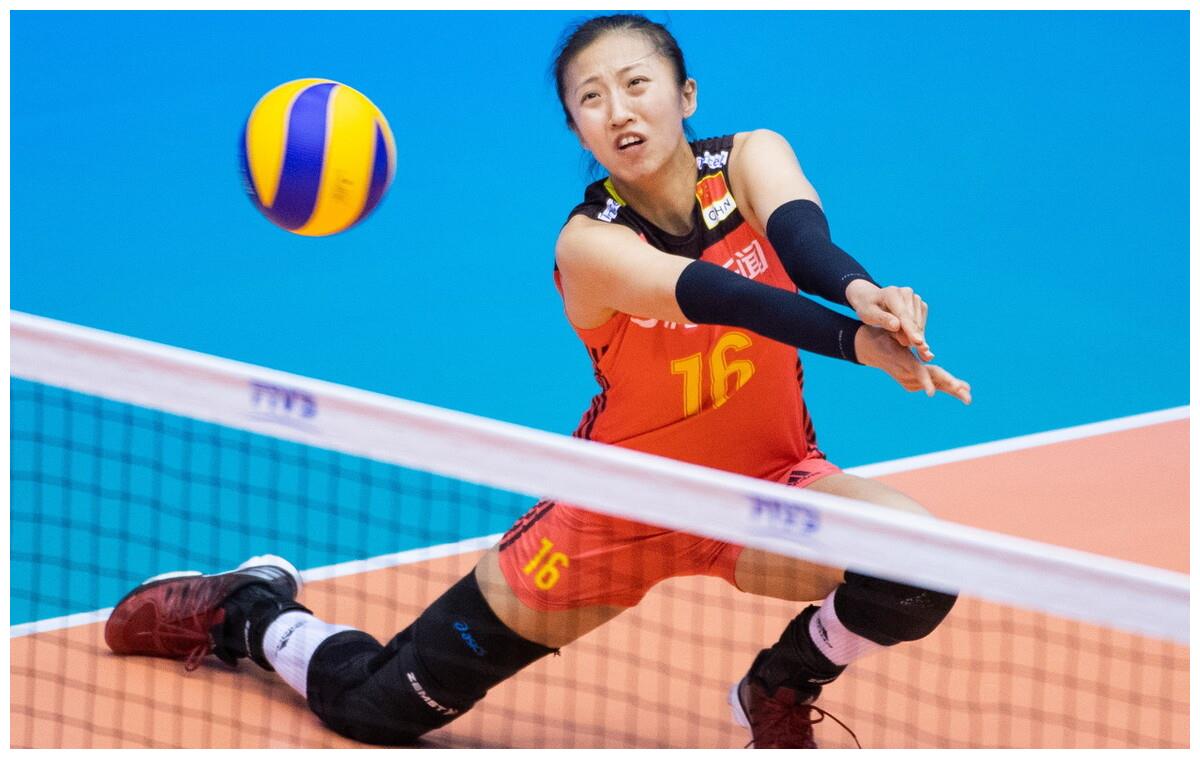 目前中国女排的主力队员有:朱婷,张常宁,李盈莹,颜妮,袁心玥,丁霞