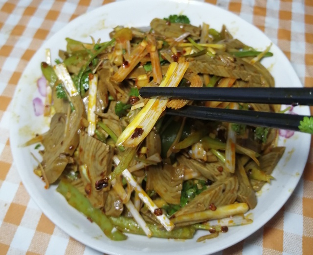 掌握这三个窍门,做出的家常凉菜凉拌素火腿,香嫩好吃,开胃下饭