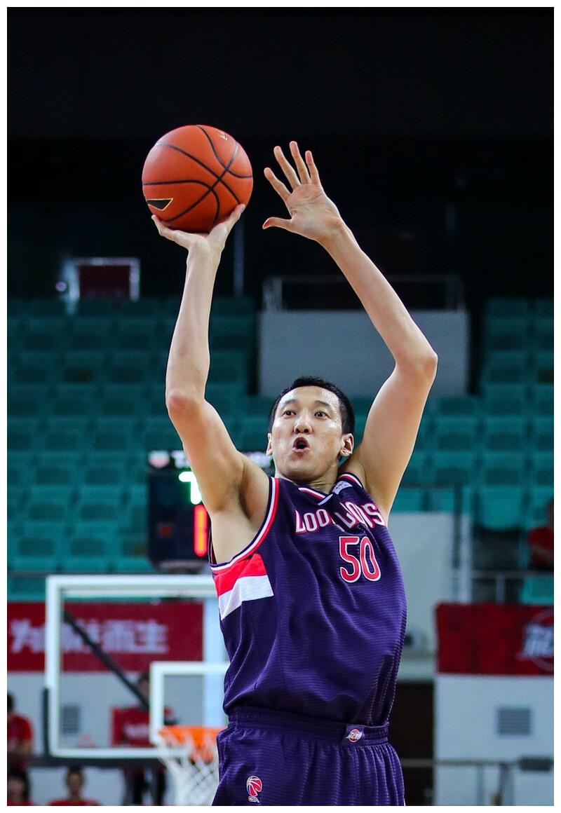 因为郭凯作为广州男篮的重点培养对象租借的可能性不大,他也是队里