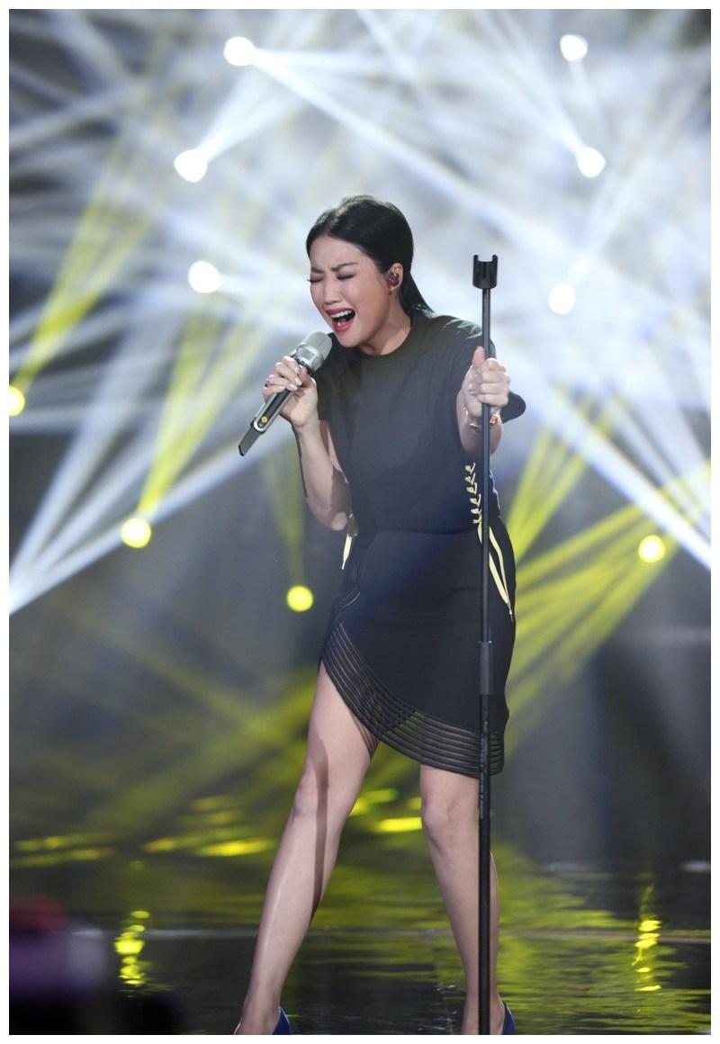 黄丽玲一首失恋无罪吸粉无数老公帅气女儿也是十分可爱