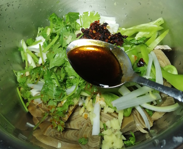 掌握这三个窍门,做出的家常凉菜凉拌素火腿,香嫩好吃,开胃下饭