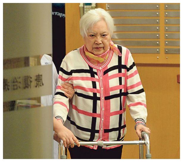 李香琴去世细节曝光吃米糊噎住遭医院拒收离去时像睡着的孩子