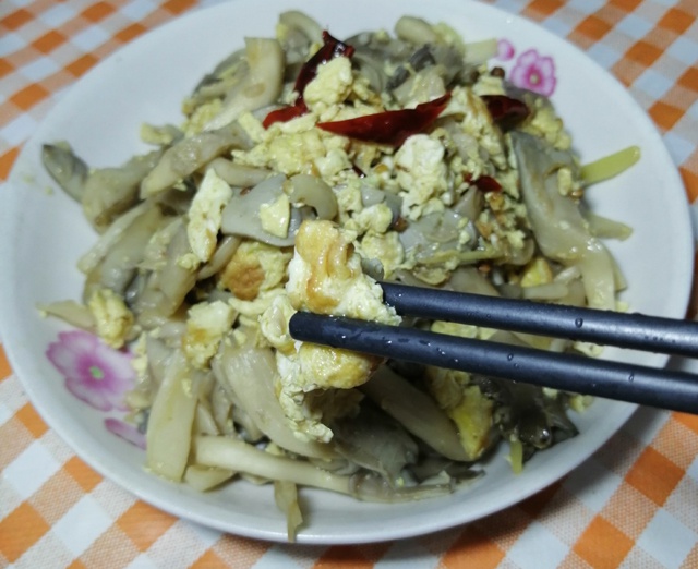 快手小炒家常菜,蘑菇炒雞蛋,簡單好吃又營養,鮮香美味更下飯