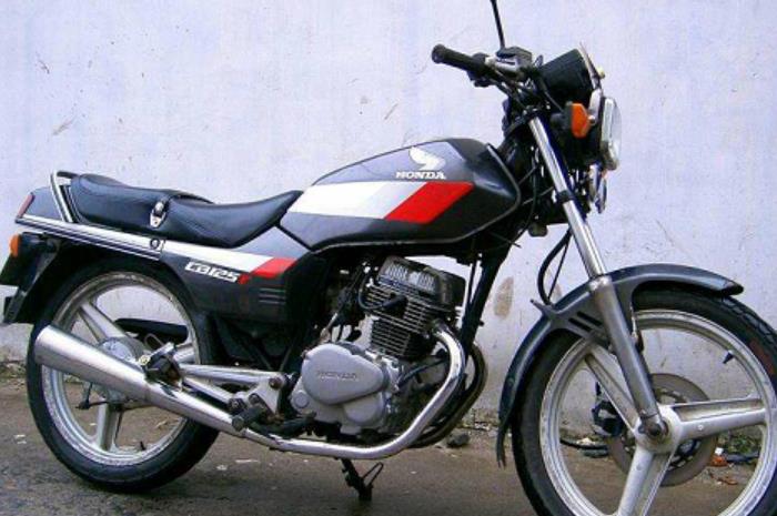 它叫本田王,125有两个缸,当时价值两套房,如今就值几百大洋|嘉陵|摩托