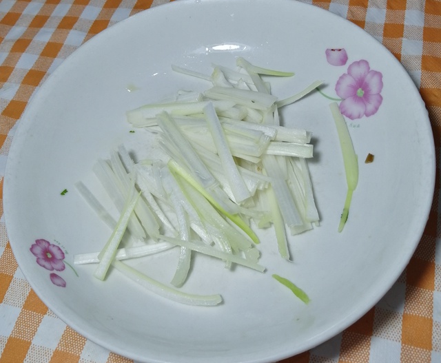 掌握这三个窍门,做出的家常凉菜凉拌素火腿,香嫩好吃,开胃下饭