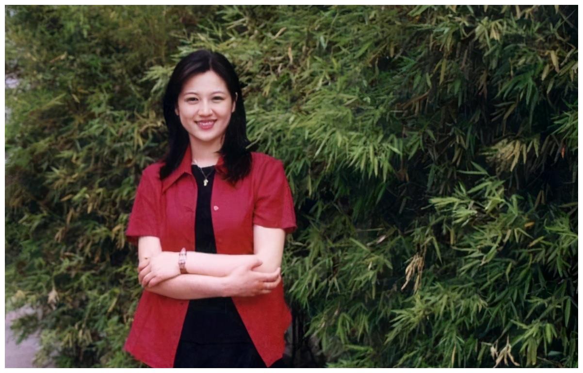 王欢在电影频道工作的时候,不仅担任《节目预告》的主持人,还要做编导